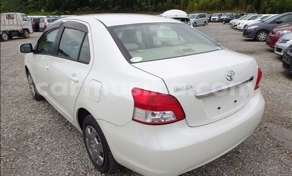 Acheter Occasion Voiture Toyota Belta Blanc à Beitbridge, Matabeleland South Acheter Occasion Voiture Toyota Belta Blanc à Beitbridge, Matabeleland South