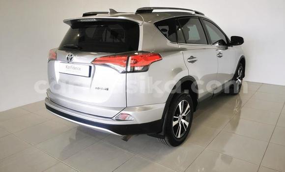 Nunua Ilio tumika Toyota RAV4 Fedha Gari ndani ya Beitbridge nchini Matabeleland Kusini Nunua Ilio tumika Toyota RAV4 Fedha Gari ndani ya Beitbridge nchini Matabeleland Kusini