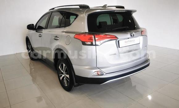 Nunua Ilio tumika Toyota RAV4 Fedha Gari ndani ya Beitbridge nchini Matabeleland Kusini Nunua Ilio tumika Toyota RAV4 Fedha Gari ndani ya Beitbridge nchini Matabeleland Kusini