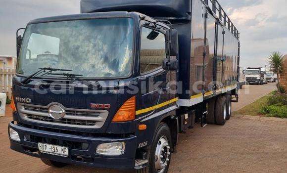 Acheter Occasion Utilitaire Hino Ranger Noir à Beitbridge, Matabeleland South Acheter Occasion Utilitaire Hino Ranger Noir à Beitbridge, Matabeleland South