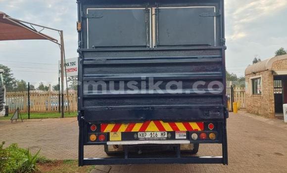 Acheter Occasion Utilitaire Hino Ranger Noir à Beitbridge, Matabeleland South Acheter Occasion Utilitaire Hino Ranger Noir à Beitbridge, Matabeleland South