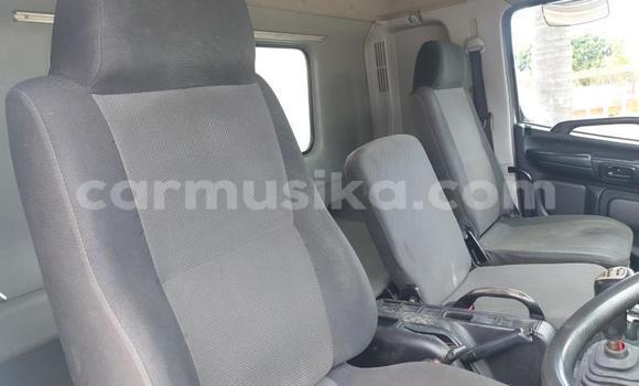 Nunua Ilio tumika Hino Ranger Nyeupe Lori ndani ya Beitbridge nchini Matabeleland Kusini Nunua Ilio tumika Hino Ranger Nyeupe Lori ndani ya Beitbridge nchini Matabeleland Kusini