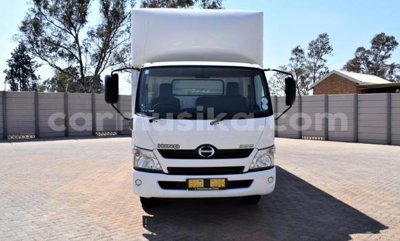 Buy Used Hino 300 Series Silver Truck in Beitbridge in Matabeleland South Buy Used Hino 300 Series Silver Truck in Beitbridge in Matabeleland South