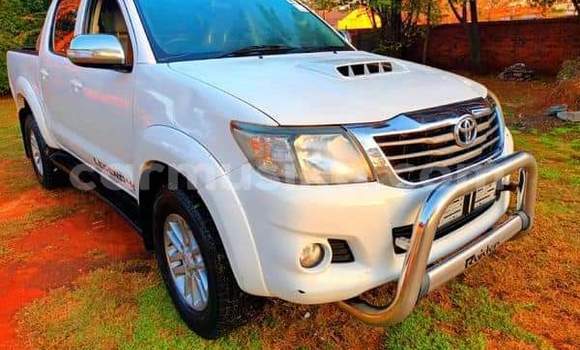 Acheter Occasion Voiture Toyota Hilux Blanc à Beitbridge, Matabeleland South Acheter Occasion Voiture Toyota Hilux Blanc à Beitbridge, Matabeleland South