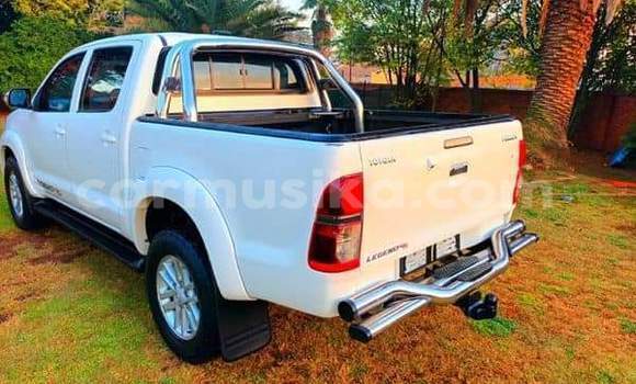 Acheter Occasion Voiture Toyota Hilux Blanc à Beitbridge, Matabeleland South Acheter Occasion Voiture Toyota Hilux Blanc à Beitbridge, Matabeleland South