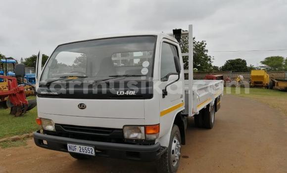 Acheter Occasion Utilitaire Nissan UD Blanc à Beitbridge, Matabeleland South Acheter Occasion Utilitaire Nissan UD Blanc à Beitbridge, Matabeleland South