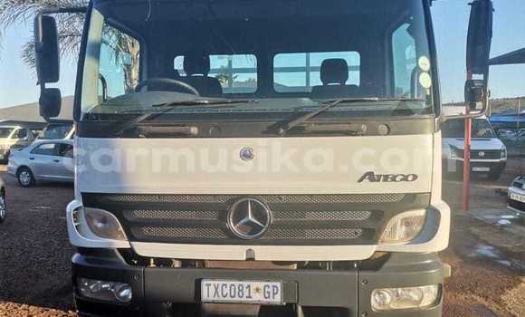 Acheter Occasion Voiture Mercedes‒Benz 190–Series Blanc à Harare, Harare Acheter Occasion Voiture Mercedes‒Benz 190–Series Blanc à Harare, Harare