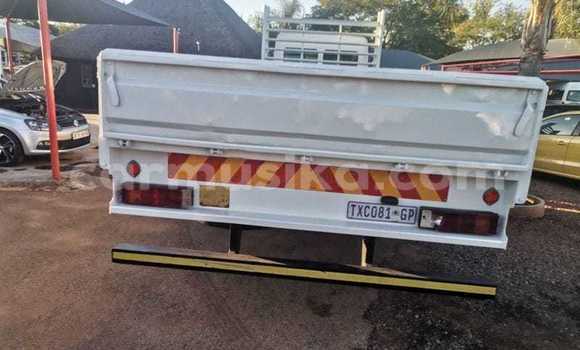 Acheter Occasion Voiture Mercedes‒Benz 190–Series Blanc à Harare, Harare Acheter Occasion Voiture Mercedes‒Benz 190–Series Blanc à Harare, Harare