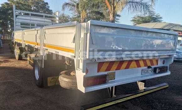 Acheter Occasion Voiture Mercedes‒Benz 190–Series Blanc à Harare, Harare Acheter Occasion Voiture Mercedes‒Benz 190–Series Blanc à Harare, Harare