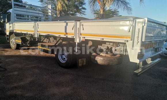 Acheter Occasion Voiture Mercedes‒Benz 190–Series Blanc à Harare, Harare Acheter Occasion Voiture Mercedes‒Benz 190–Series Blanc à Harare, Harare