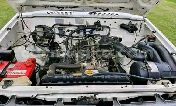 Nunua Ilio tumika Toyota Hilux Nyeupe Gari ndani ya Beitbridge nchini Matabeleland Kusini Nunua Ilio tumika Toyota Hilux Nyeupe Gari ndani ya Beitbridge nchini Matabeleland Kusini