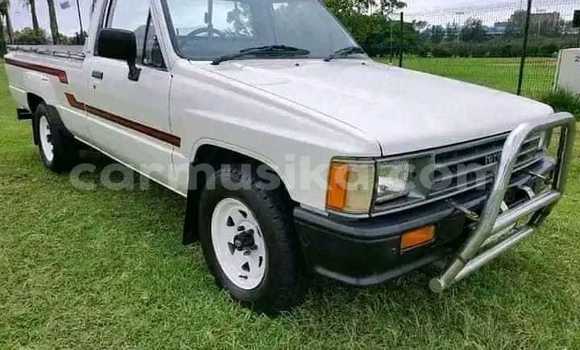Nunua Ilio tumika Toyota Hilux Nyeupe Gari ndani ya Beitbridge nchini Matabeleland Kusini Nunua Ilio tumika Toyota Hilux Nyeupe Gari ndani ya Beitbridge nchini Matabeleland Kusini