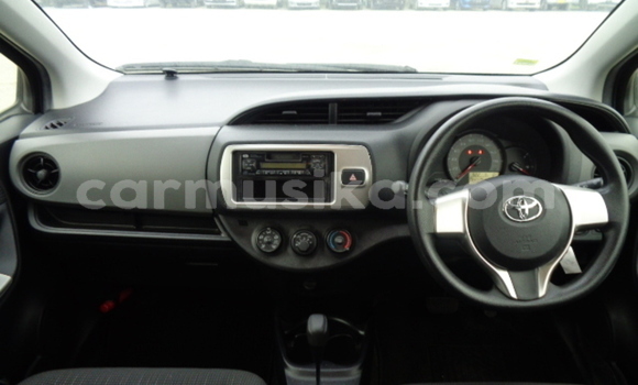 Nunua Ilio tumika Toyota Vitz Nyeusi Gari ndani ya Beitbridge nchini Matabeleland Kusini Nunua Ilio tumika Toyota Vitz Nyeusi Gari ndani ya Beitbridge nchini Matabeleland Kusini