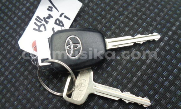 Nunua Ilio tumika Toyota Vitz Nyeusi Gari ndani ya Beitbridge nchini Matabeleland Kusini Nunua Ilio tumika Toyota Vitz Nyeusi Gari ndani ya Beitbridge nchini Matabeleland Kusini