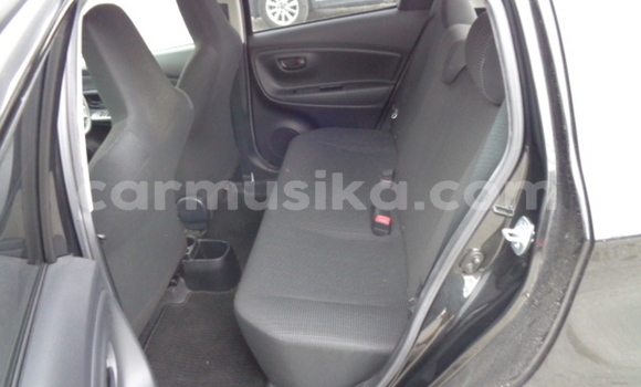 Nunua Ilio tumika Toyota Vitz Nyeusi Gari ndani ya Beitbridge nchini Matabeleland Kusini Nunua Ilio tumika Toyota Vitz Nyeusi Gari ndani ya Beitbridge nchini Matabeleland Kusini