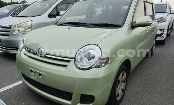 Nunua Ilio tumika Toyota Sienta Kijani Gari ndani ya Beitbridge nchini Matabeleland Kusini