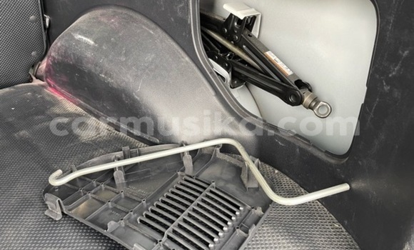 Buy Used Toyota Probox White Car in Beitbridge in Matabeleland South Buy Used Toyota Probox White Car in Beitbridge in Matabeleland South