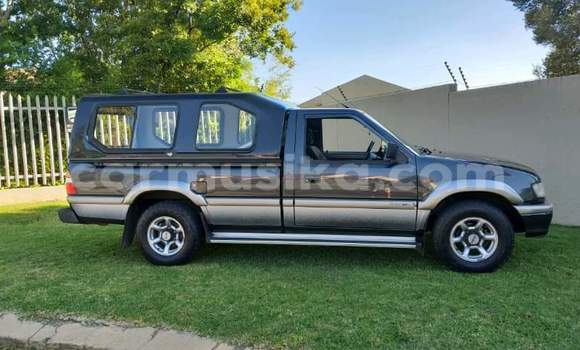 Tenga Tsaru Isuzu KB Beige Mota in Beitbridge in Matabeleland South Tenga Tsaru Isuzu KB Beige Mota in Beitbridge in Matabeleland South