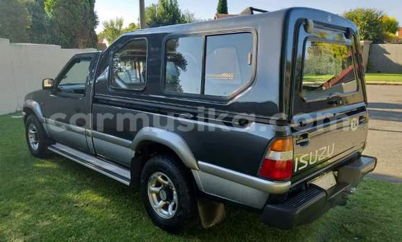 Tenga Tsaru Isuzu KB Beige Mota in Beitbridge in Matabeleland South Tenga Tsaru Isuzu KB Beige Mota in Beitbridge in Matabeleland South