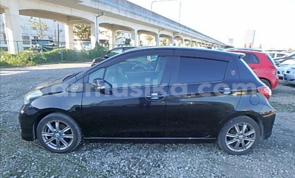 Acheter Occasion Voiture Toyota Vitz Noir à Beitbridge, Matabeleland South Acheter Occasion Voiture Toyota Vitz Noir à Beitbridge, Matabeleland South