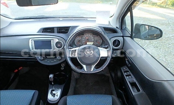 Acheter Occasion Voiture Toyota Vitz Noir à Beitbridge, Matabeleland South Acheter Occasion Voiture Toyota Vitz Noir à Beitbridge, Matabeleland South