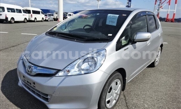 Nunua Ilio tumika Honda Fit Fedha Gari ndani ya Beitbridge nchini Matabeleland Kusini Nunua Ilio tumika Honda Fit Fedha Gari ndani ya Beitbridge nchini Matabeleland Kusini