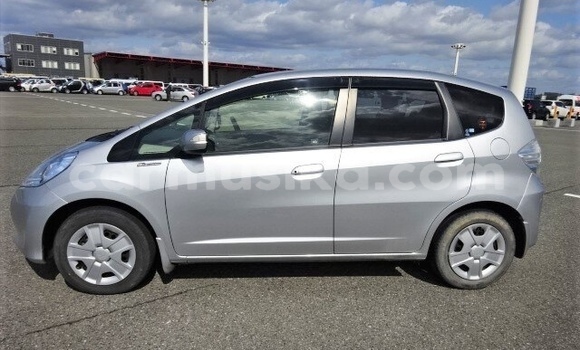 Nunua Ilio tumika Honda Fit Fedha Gari ndani ya Beitbridge nchini Matabeleland Kusini Nunua Ilio tumika Honda Fit Fedha Gari ndani ya Beitbridge nchini Matabeleland Kusini