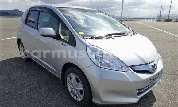 Nunua Ilio tumika Honda Fit Fedha Gari ndani ya Beitbridge nchini Matabeleland Kusini Nunua Ilio tumika Honda Fit Fedha Gari ndani ya Beitbridge nchini Matabeleland Kusini