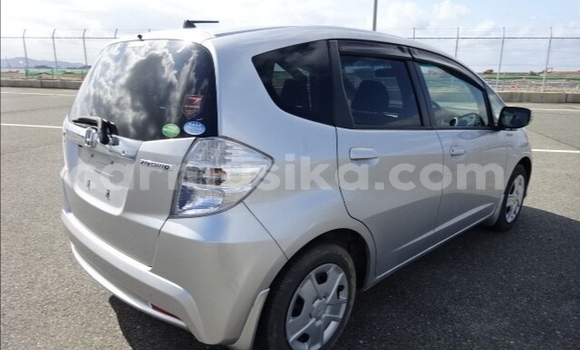 Nunua Ilio tumika Honda Fit Fedha Gari ndani ya Beitbridge nchini Matabeleland Kusini Nunua Ilio tumika Honda Fit Fedha Gari ndani ya Beitbridge nchini Matabeleland Kusini