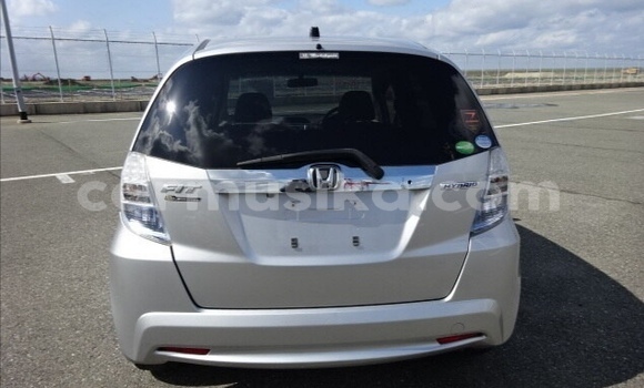 Nunua Ilio tumika Honda Fit Fedha Gari ndani ya Beitbridge nchini Matabeleland Kusini Nunua Ilio tumika Honda Fit Fedha Gari ndani ya Beitbridge nchini Matabeleland Kusini