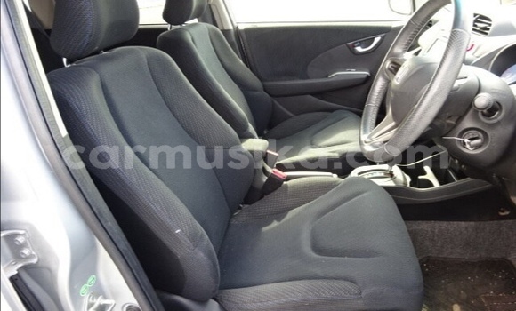 Nunua Ilio tumika Honda Fit Fedha Gari ndani ya Beitbridge nchini Matabeleland Kusini Nunua Ilio tumika Honda Fit Fedha Gari ndani ya Beitbridge nchini Matabeleland Kusini