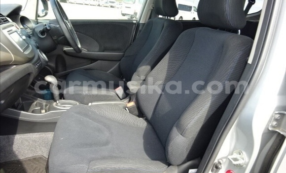 Nunua Ilio tumika Honda Fit Fedha Gari ndani ya Beitbridge nchini Matabeleland Kusini Nunua Ilio tumika Honda Fit Fedha Gari ndani ya Beitbridge nchini Matabeleland Kusini