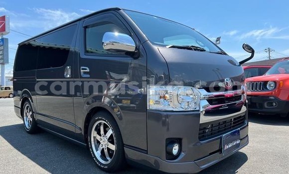 Buy Used Toyota RegiusAce Beige Car in Beitbridge in Matabeleland South Buy Used Toyota RegiusAce Beige Car in Beitbridge in Matabeleland South