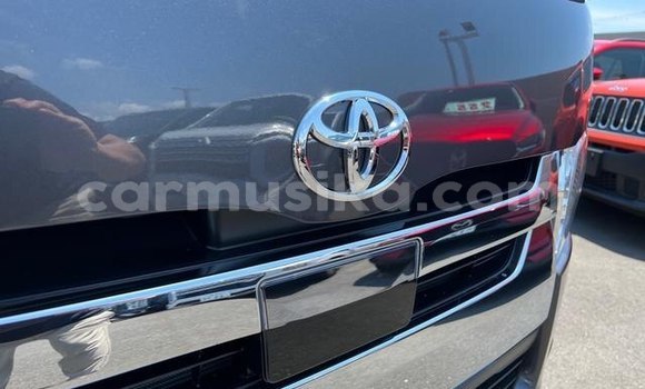 Buy Used Toyota RegiusAce Beige Car in Beitbridge in Matabeleland South Buy Used Toyota RegiusAce Beige Car in Beitbridge in Matabeleland South
