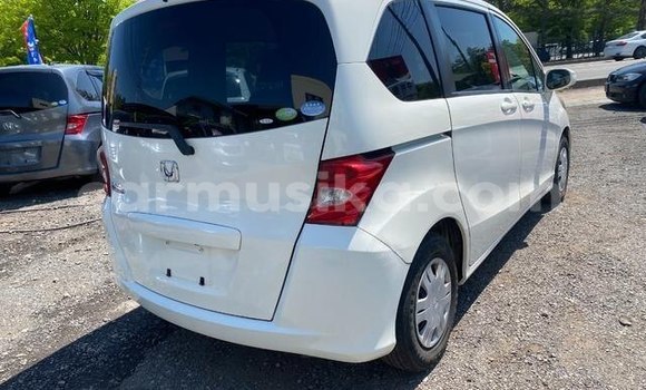 Nunua Ilio tumika Honda Freed Nyeupe Gari ndani ya Beitbridge nchini Matabeleland Kusini Nunua Ilio tumika Honda Freed Nyeupe Gari ndani ya Beitbridge nchini Matabeleland Kusini