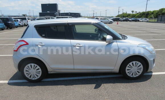 Buy Used Suzuki Swift Silver Car in Beitbridge in Matabeleland South Buy Used Suzuki Swift Silver Car in Beitbridge in Matabeleland South