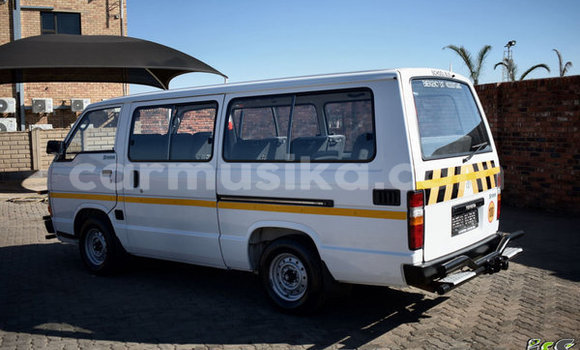 Acheter Occasion Voiture Toyota 2000GT Blanc à Beitbridge, Matabeleland South Acheter Occasion Voiture Toyota 2000GT Blanc à Beitbridge, Matabeleland South