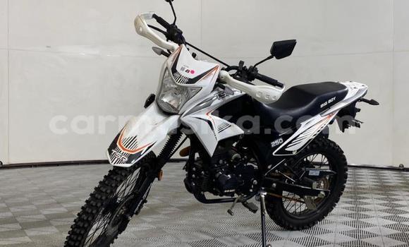 Tenga Tsaru Suzuki X-90 Chena Mota in Harare in Harare