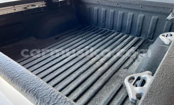 Acheter Occasion Voiture Nissan Navara Gris à Beitbridge, Matabeleland South Acheter Occasion Voiture Nissan Navara Gris à Beitbridge, Matabeleland South