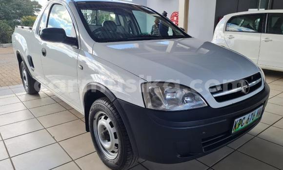 Nunua Ilio tumika Opel Corsa Nyeupe Gari ndani ya Beitbridge nchini Matabeleland Kusini