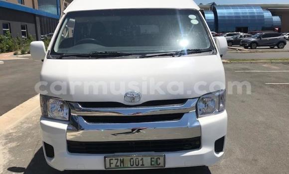 Tenga Tsaru Toyota Hiace Chena Mota in Beitbridge in Matabeleland South