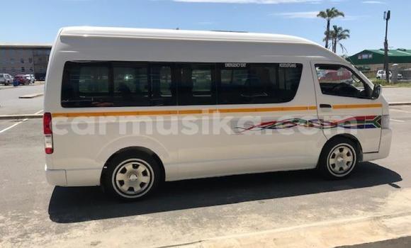 Tenga Tsaru Toyota Hiace Chena Mota in Beitbridge in Matabeleland South Tenga Tsaru Toyota Hiace Chena Mota in Beitbridge in Matabeleland South