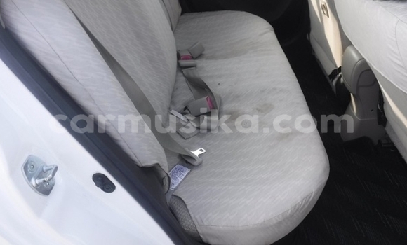 Acheter Occasion Voiture Toyota Belta Blanc à Beitbridge, Matabeleland South Acheter Occasion Voiture Toyota Belta Blanc à Beitbridge, Matabeleland South