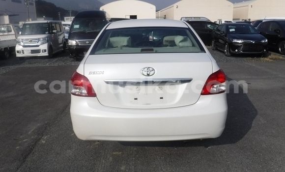 Acheter Occasion Voiture Toyota Belta Blanc à Beitbridge, Matabeleland South Acheter Occasion Voiture Toyota Belta Blanc à Beitbridge, Matabeleland South