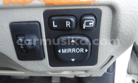 Acheter Occasion Voiture Toyota Belta Blanc à Beitbridge, Matabeleland South Acheter Occasion Voiture Toyota Belta Blanc à Beitbridge, Matabeleland South