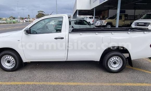 Nunua Ilio tumika Toyota Hilux Nyeupe Gari ndani ya Beitbridge nchini Matabeleland Kusini Nunua Ilio tumika Toyota Hilux Nyeupe Gari ndani ya Beitbridge nchini Matabeleland Kusini