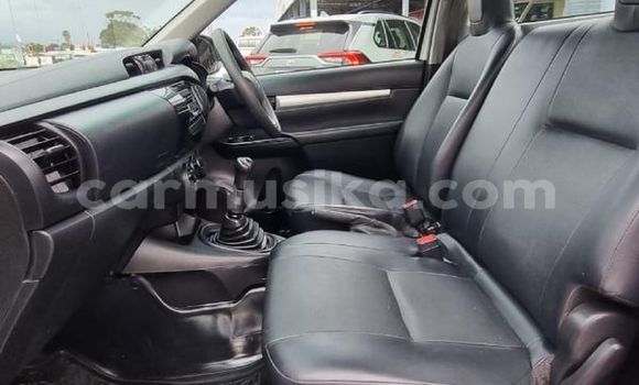 Nunua Ilio tumika Toyota Hilux Nyeupe Gari ndani ya Beitbridge nchini Matabeleland Kusini Nunua Ilio tumika Toyota Hilux Nyeupe Gari ndani ya Beitbridge nchini Matabeleland Kusini