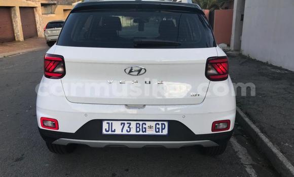 Tenga Tsaru Hyundai Verna Chena Mota in Beitbridge in Matabeleland South Tenga Tsaru Hyundai Verna Chena Mota in Beitbridge in Matabeleland South