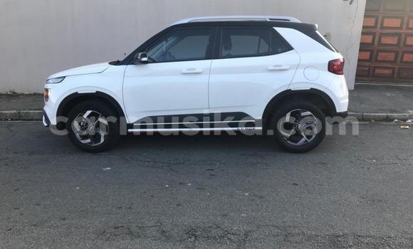 Tenga Tsaru Hyundai Verna Chena Mota in Beitbridge in Matabeleland South Tenga Tsaru Hyundai Verna Chena Mota in Beitbridge in Matabeleland South