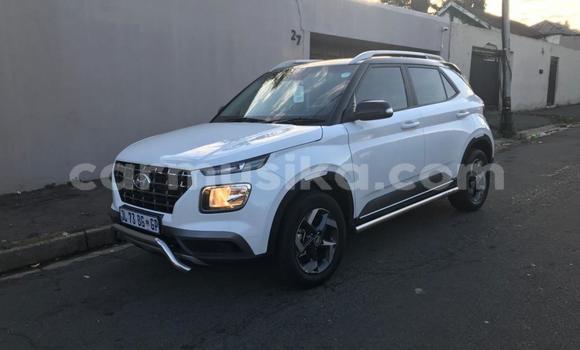 Tenga Tsaru Hyundai Verna Chena Mota in Beitbridge in Matabeleland South Tenga Tsaru Hyundai Verna Chena Mota in Beitbridge in Matabeleland South